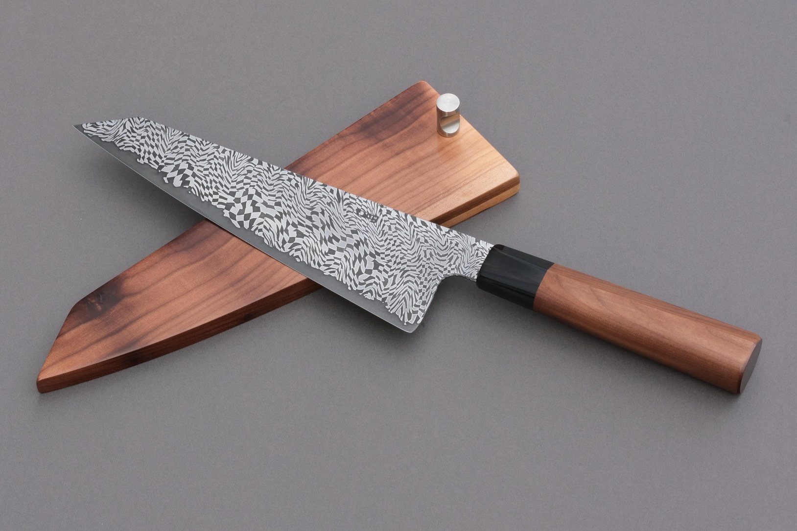 Excalibur knife from Guldimann with a handle and sheath from Bijouwood cherry